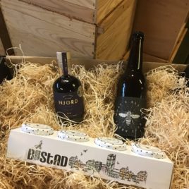 Gaveæske med gin, øl og honning